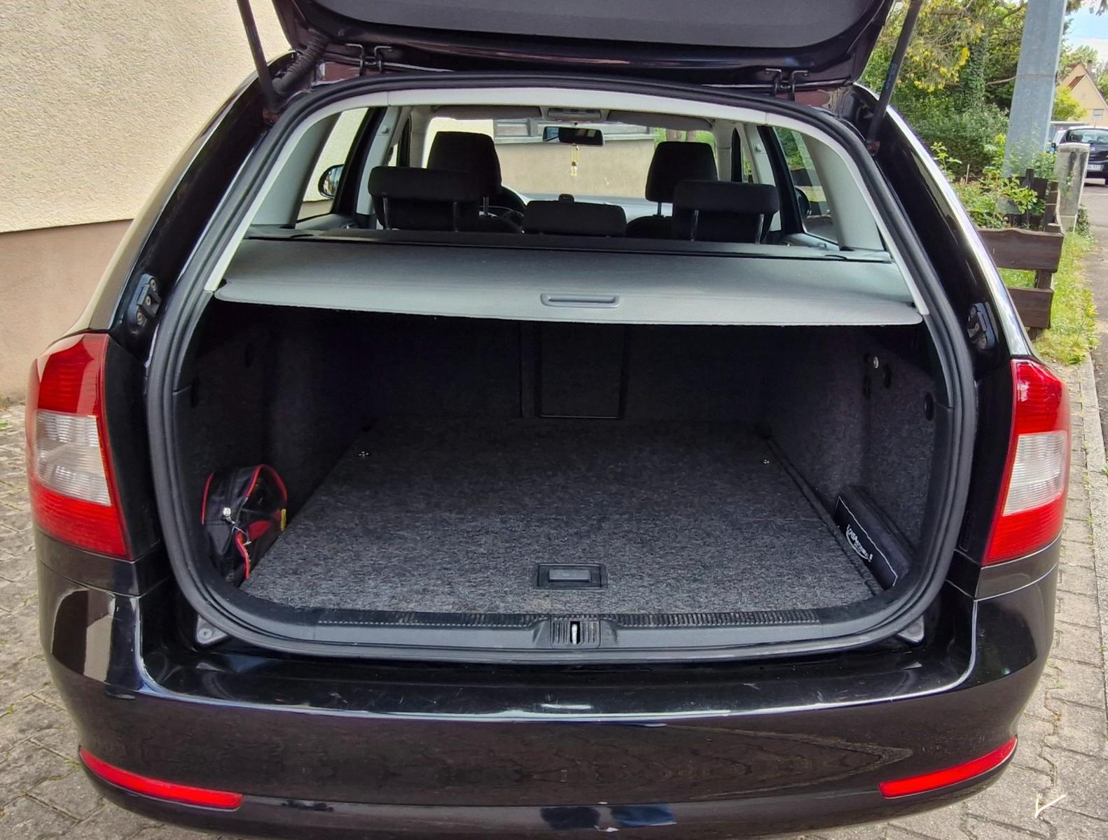 Skoda Octavia 2011 — engine 1.390 cm³, 122 HP (90kW)
