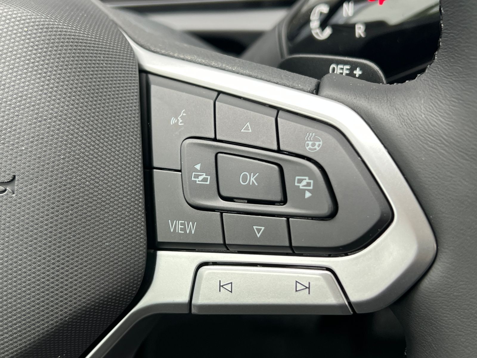 Fahrzeugabbildung Volkswagen Tiguan Elegance 2.0 TDI DSG *AHK, IQ.Light, 18'-