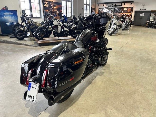 Fahrzeugabbildung Harley-Davidson FLTRXSTSE CVO Road Glide ST 2024