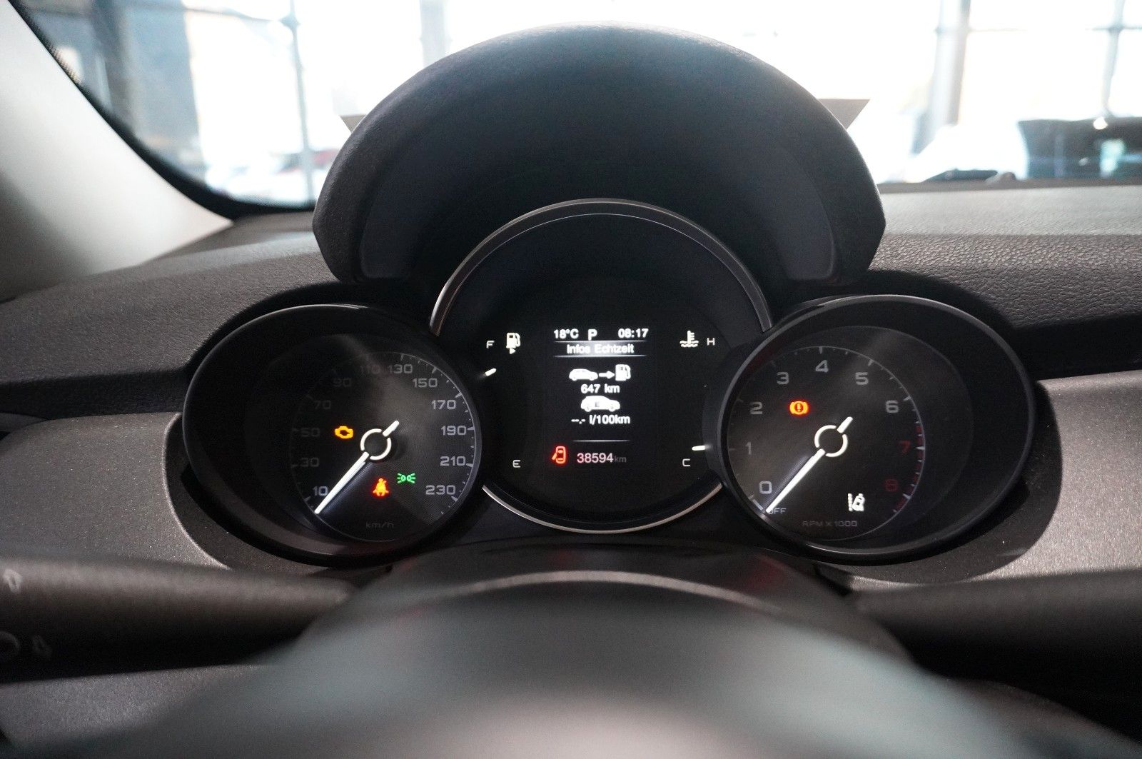 Fahrzeugabbildung Fiat 500X 1.3T CROSS DCT NAVI/LED/PDC/SPORT/TEMP/DAB+