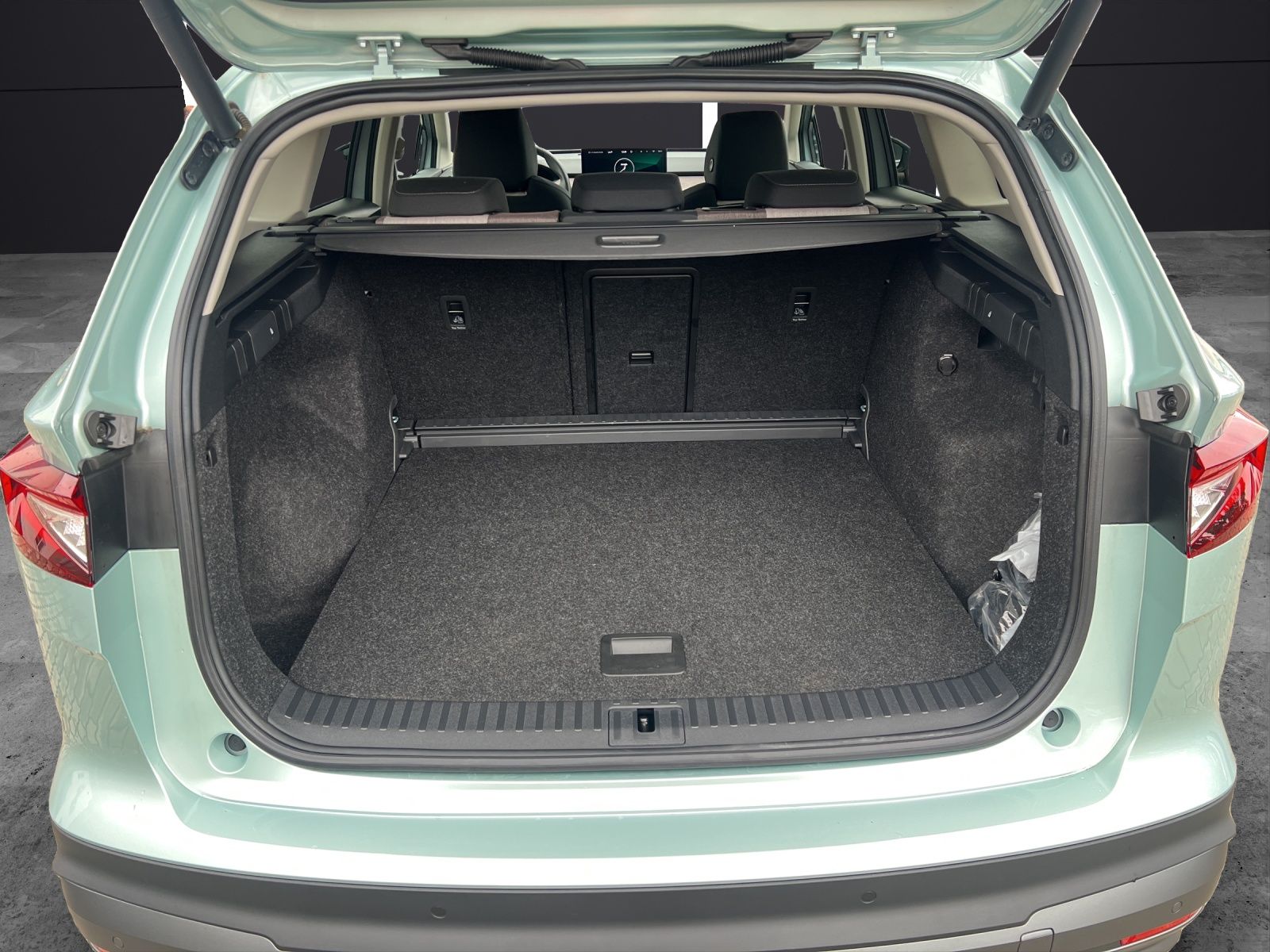 Fahrzeugabbildung SKODA Enyaq 60 Lodge Matrix Navi Wäpu ACC RFK SH 20"