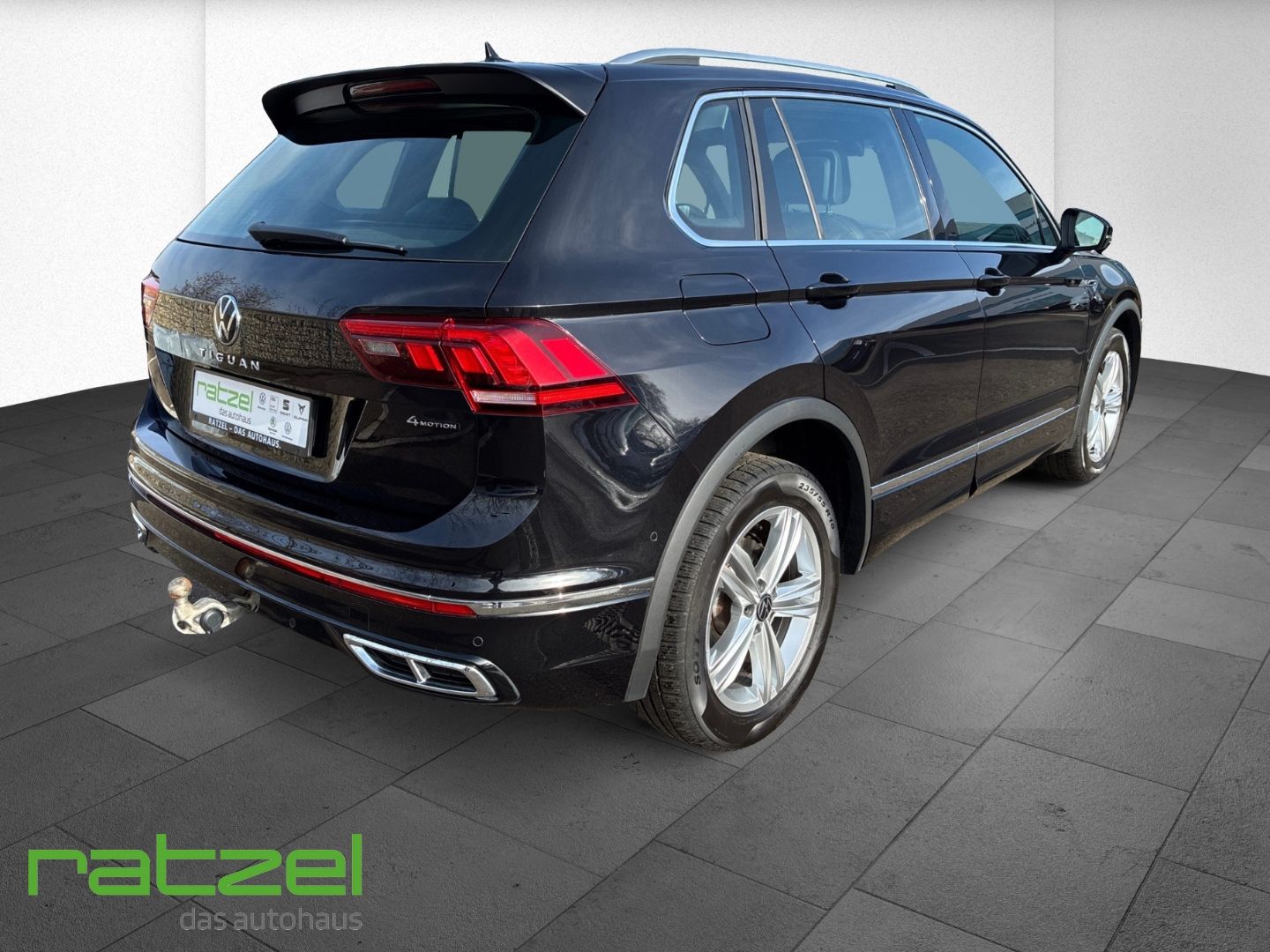 Fahrzeugabbildung Volkswagen Tiguan 2.0 TSI R-Line 4Motion Sportpaket AHK-