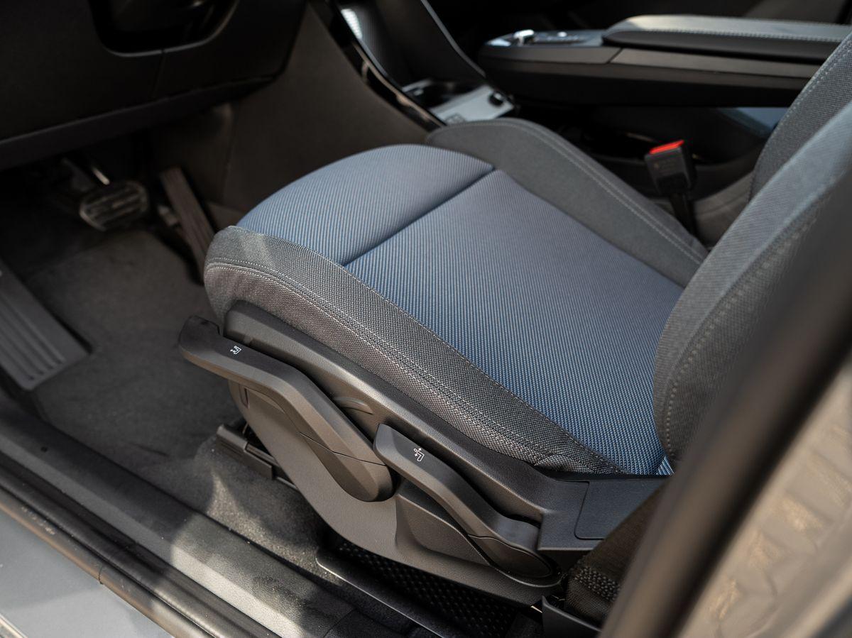 BMW Active 220d Active Tourer AHK PANO Sportsitze SoGlas, миниатюра 8