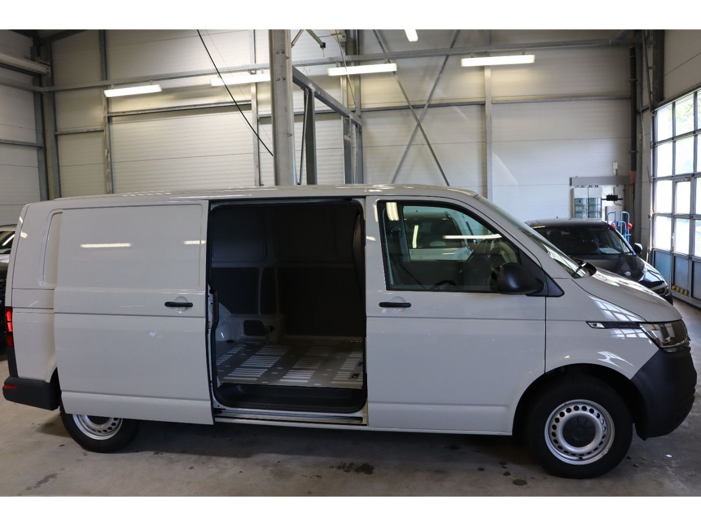 Fahrzeugabbildung Volkswagen VW T6.1 ABT e-Kasten LR DSG DAB Klima PDC 3-Sit
