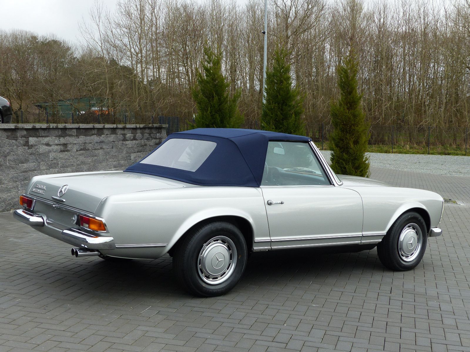 Fahrzeugabbildung Mercedes-Benz 280 SL Pagode