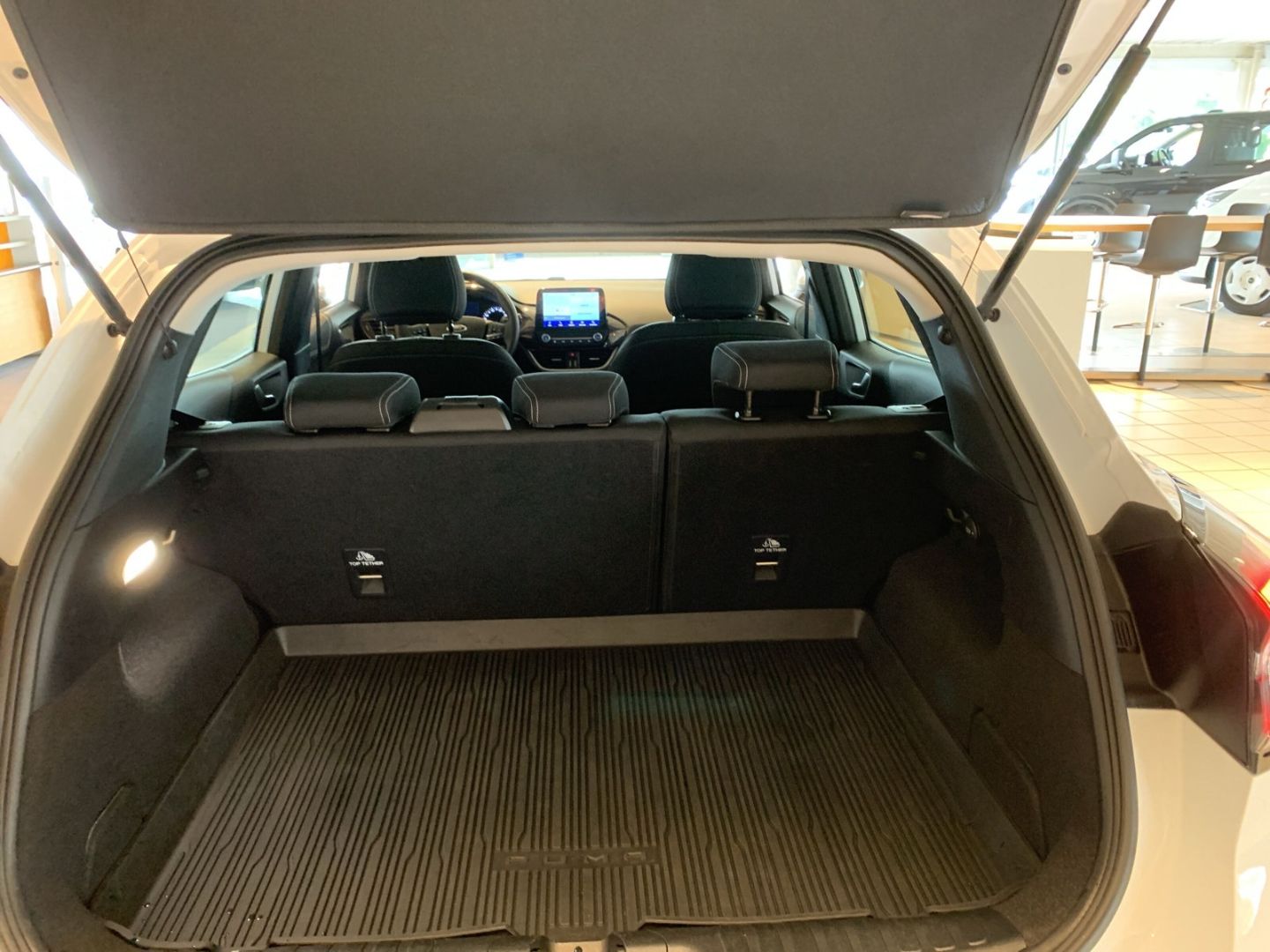 Fahrzeugabbildung Ford Puma Titanium 1.0 EcoBoost Navigation, Ganzjahre