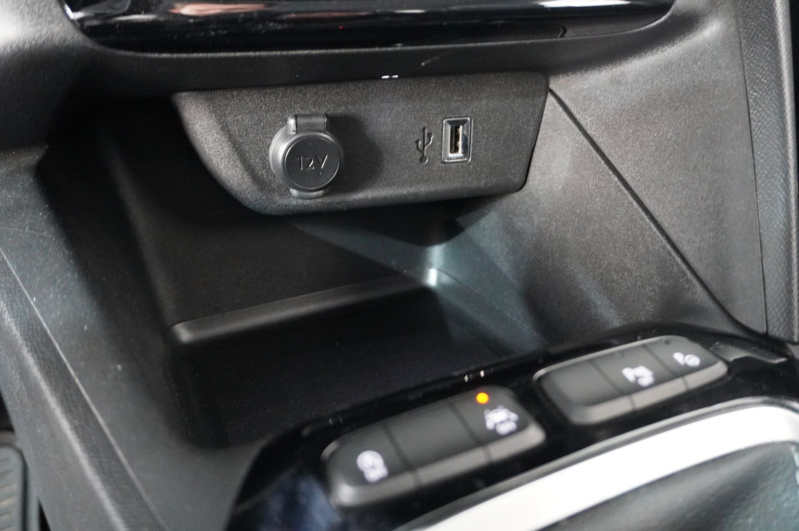Fahrzeugabbildung Opel Corsa F 1.5D ELEGANCE NAVI/LED/KAMERA/VIRT./DAB+