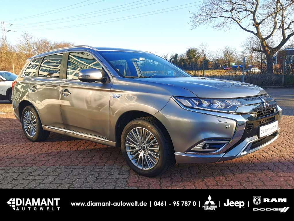 Mitsubishi Outlander PHEV PLUS Spirit 2.4 MIVEC 4WD