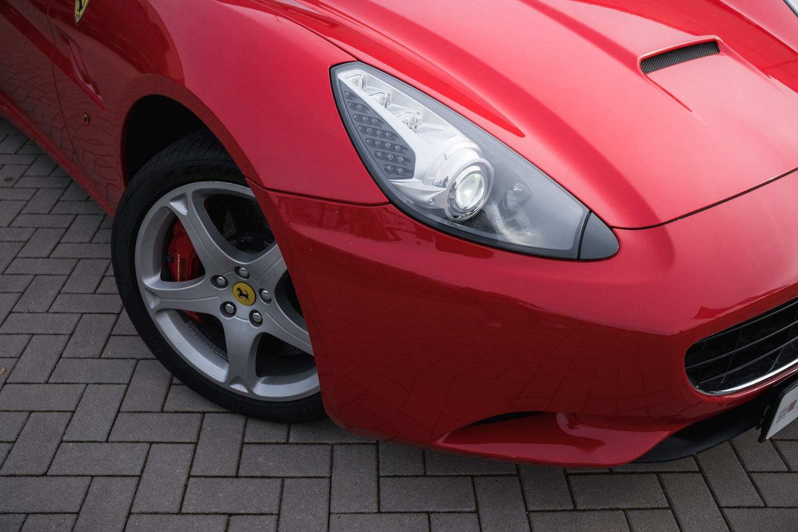 Fahrzeugabbildung Ferrari California-Scheckheft gepflegt-2.Hand