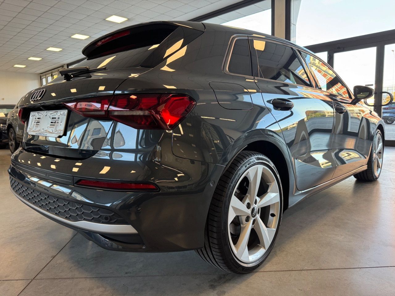 Audi A3 Sportback 30 TDI S Line Interiors 116cv imagem 3