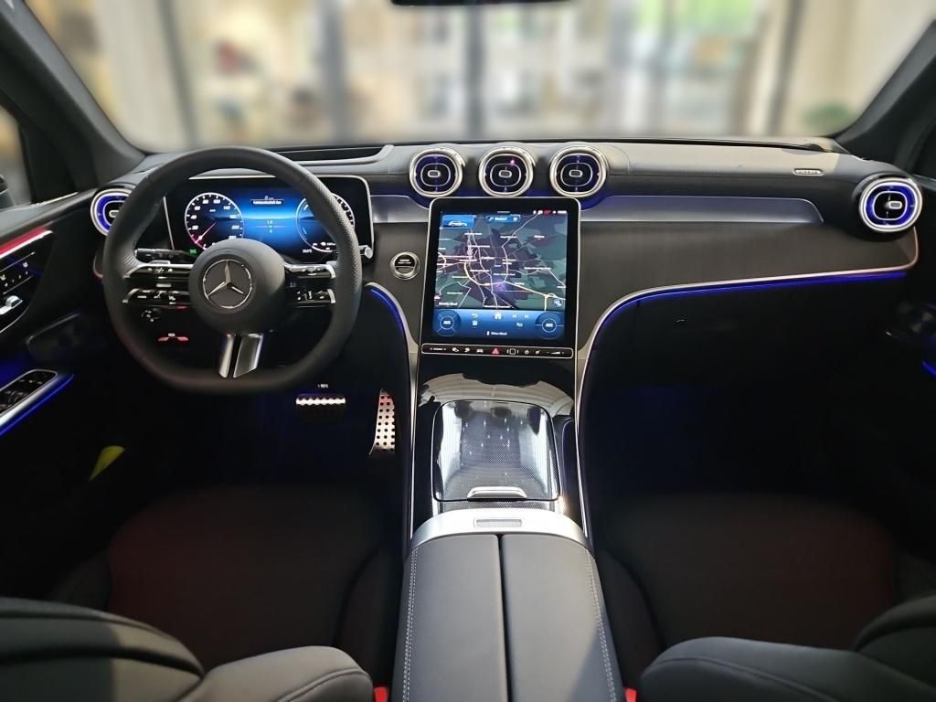 Fahrzeugabbildung Mercedes-Benz GLC 300 de 4M +AMG+AHK+AIRMATIC+DIGI+HEAD+PANO++