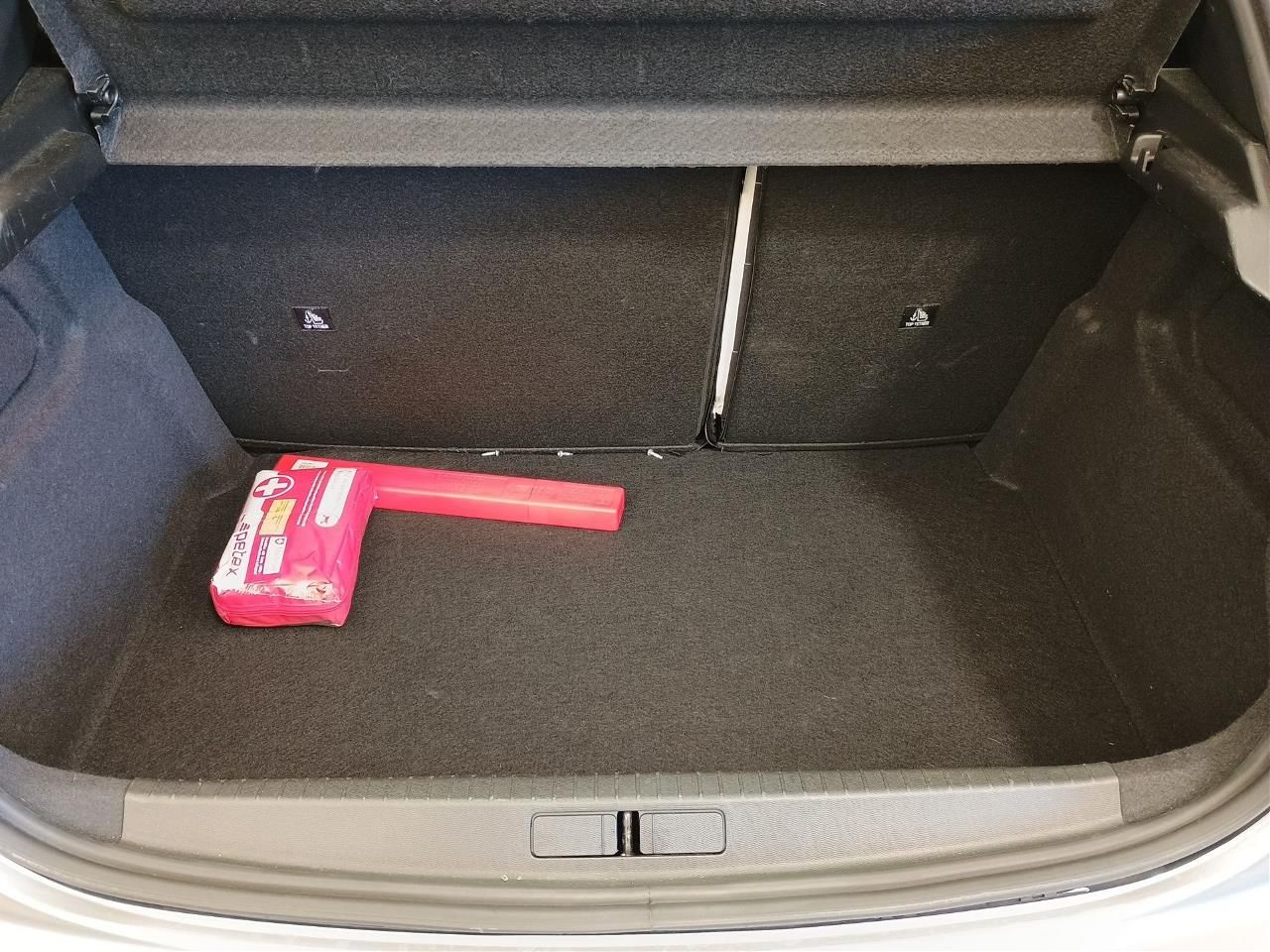 Fahrzeugabbildung Peugeot 208 GT MildHybrid 145 e-DSC6