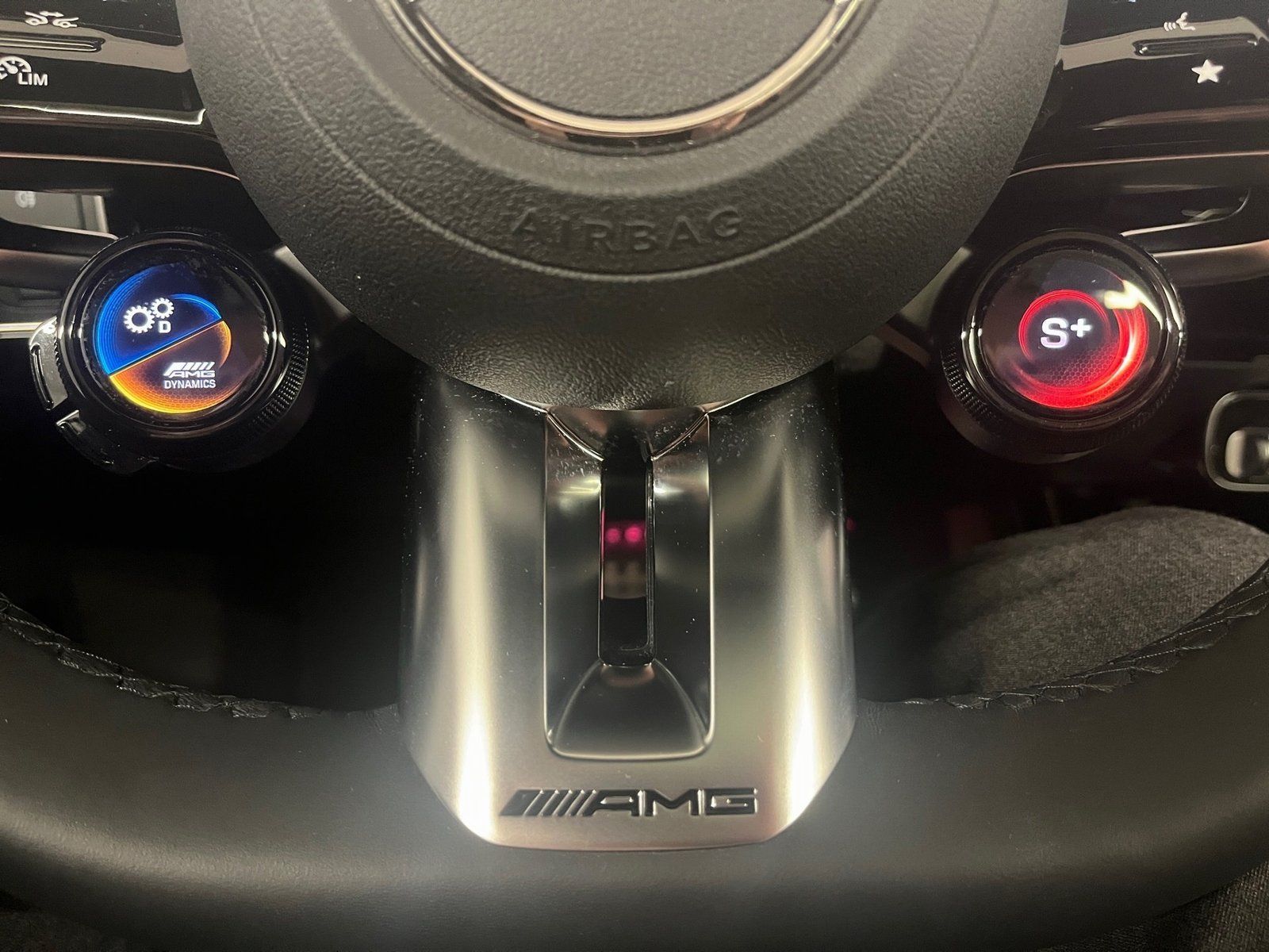 Fahrzeugabbildung Mercedes-Benz CLA 35 AMG 4M +*Pano*HUD*MuBeam*Distro*AHK*360°*