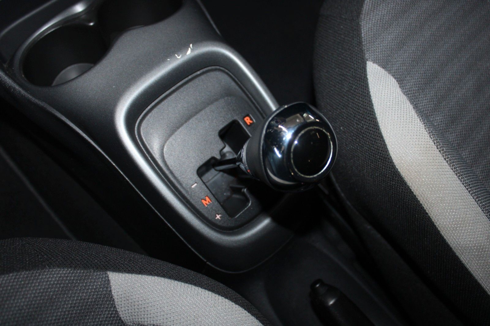 Fahrzeugabbildung Toyota Aygo x-sky 5trg Automatik Klima Faltdach Kamera