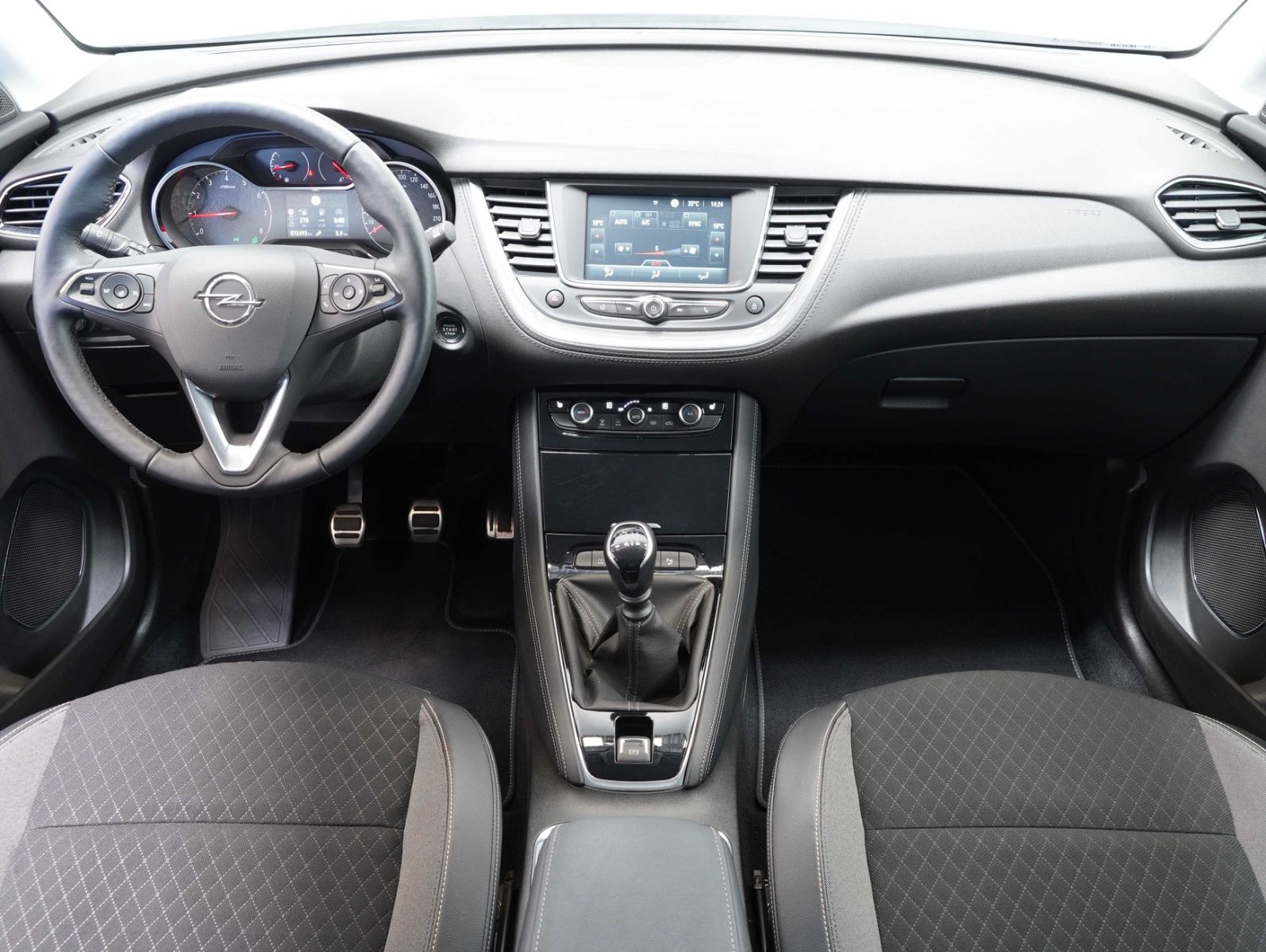 Fahrzeugabbildung Opel Grandland (X) 1.2 Turbo Innovation CARPLAY/AHK