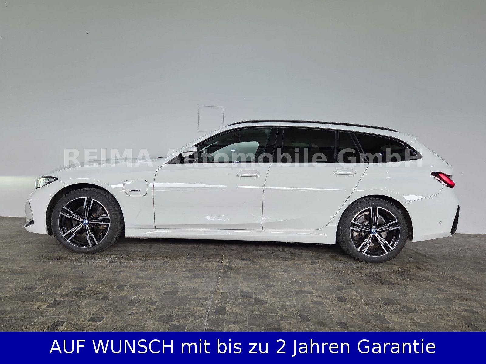 Fahrzeugabbildung BMW 320e Touring xDrive M Sport, LED, HUD