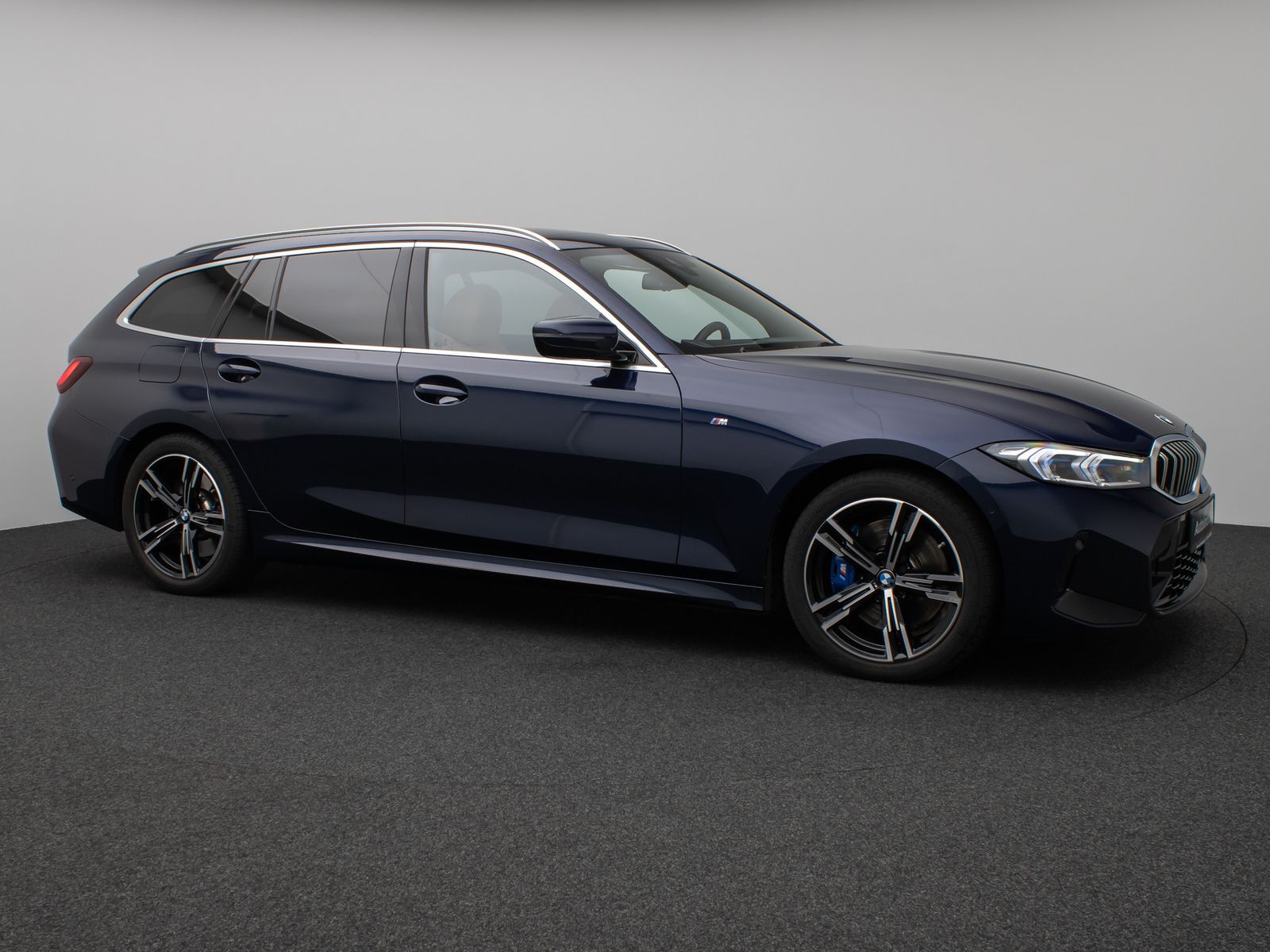 Fahrzeugabbildung BMW 330i xD M Sport Panorama Kamera HUD HiFi Komfort