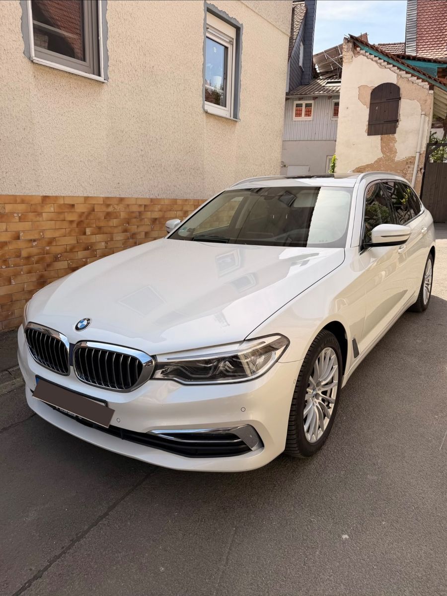 BMW 520d Touring A - Luxury Line