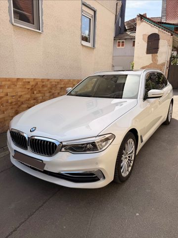 BMW 520d Touring A - Luxury Line