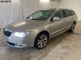 Skoda Superb 2.0 TDI Pano AHK Memory SiHz Keyless Kam - Skoda Superb mit Diesel-Antrieb: Beige