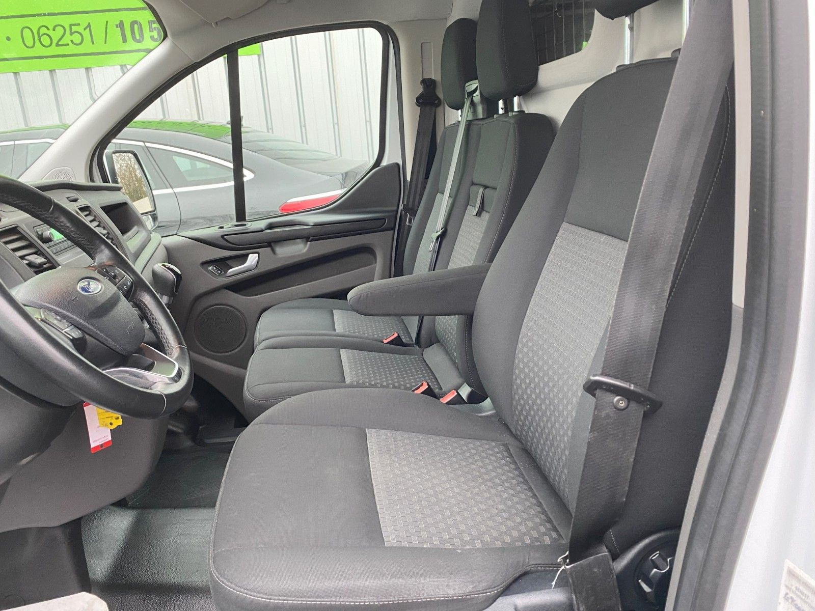 Fahrzeugabbildung Ford Transit Custom Kasten 320 L2 Trend,AHK,34555Km,