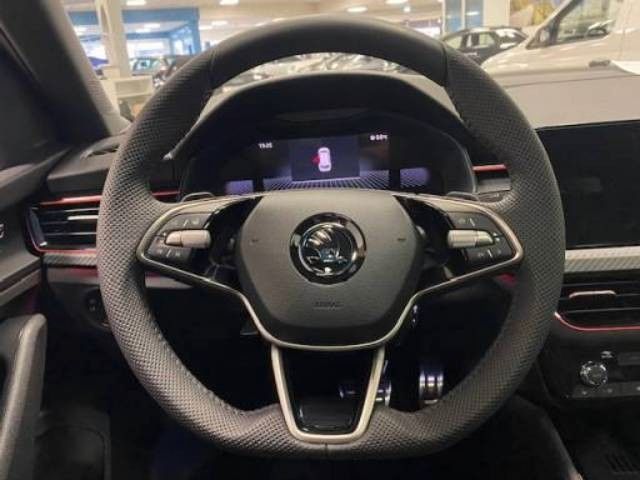 Fahrzeugabbildung SKODA Kamiq 1.5 TSI ACT DSG Monte Carlo+MATRIX+APP++++