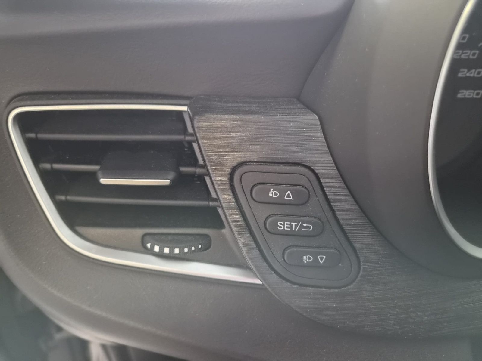 Fahrzeugabbildung Alfa Romeo Giulietta / NAVI / GEPFLEGT / GARANTIE