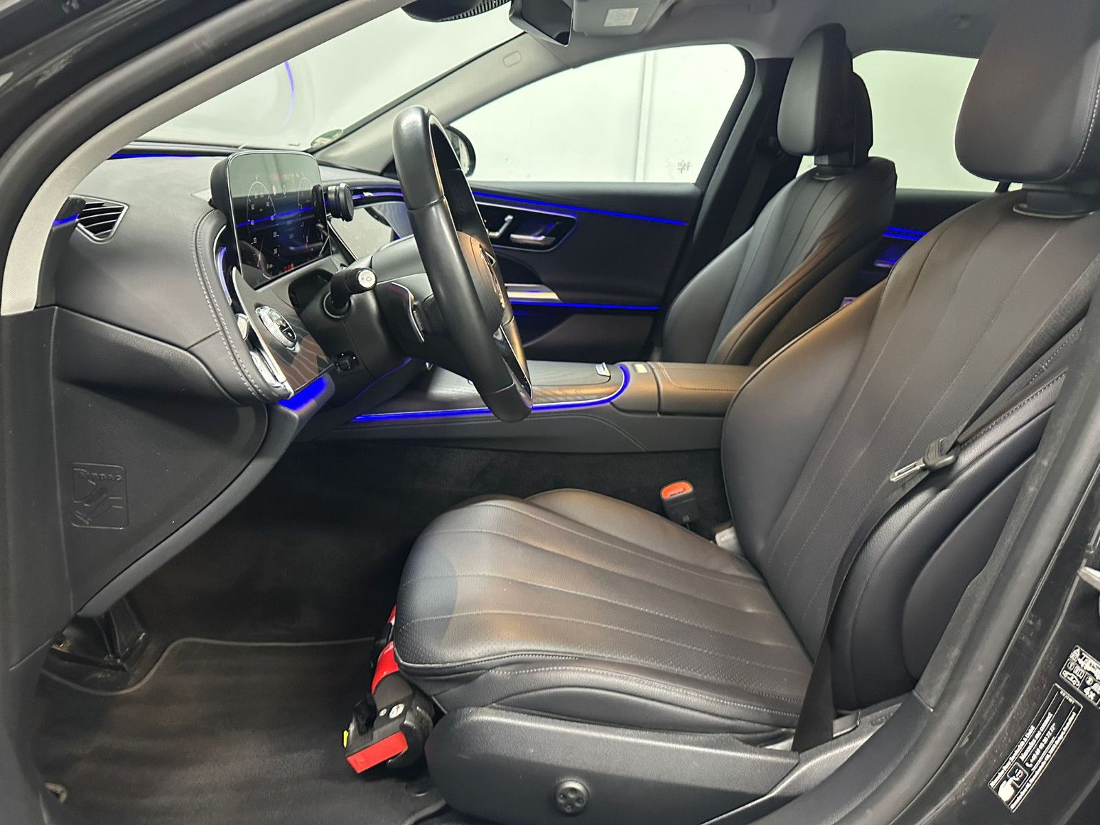 Fahrzeugabbildung Mercedes-Benz E 450 4MATIC T All-Terrain Autom. *AHK*AMBIENTE*