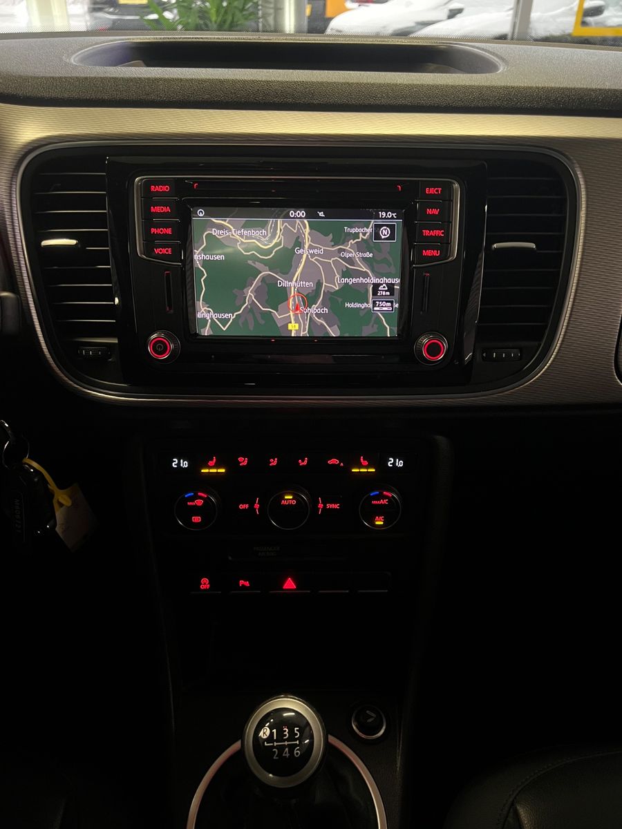 Fahrzeugabbildung Volkswagen Beetle Lim. 2.0 TDI Club R line SONDERMODEL*