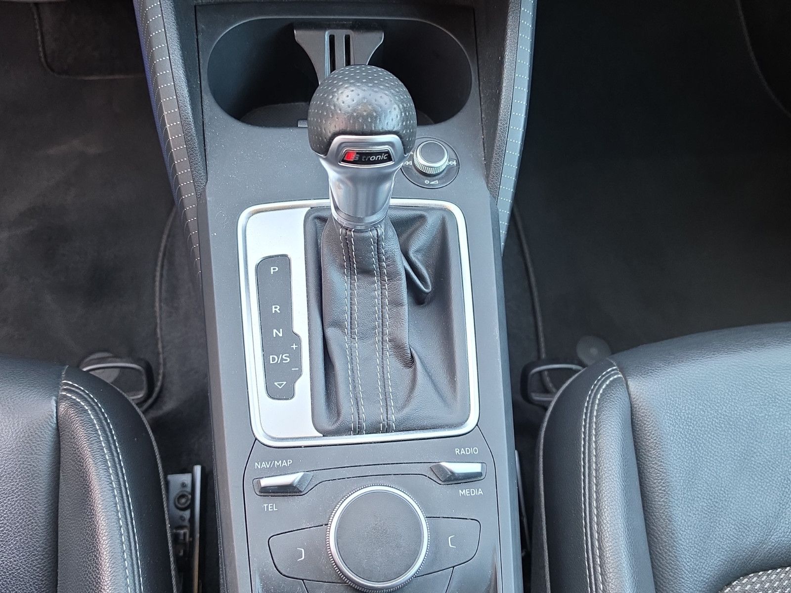 Fahrzeugabbildung Audi Q2 35 TFSI SPORT S-LINE NAVI LED PDC SHZ LEDER