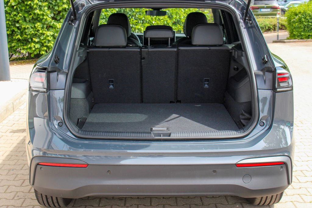 VW Tiguan 2.0 TDI/ IQ.DRIVE/ H&K/ MATRIX/ DISCOVER VW Tiguan 2.0 TDI/ IQ.DRIVE/ H&K/ MATRIX/ DISCOVER