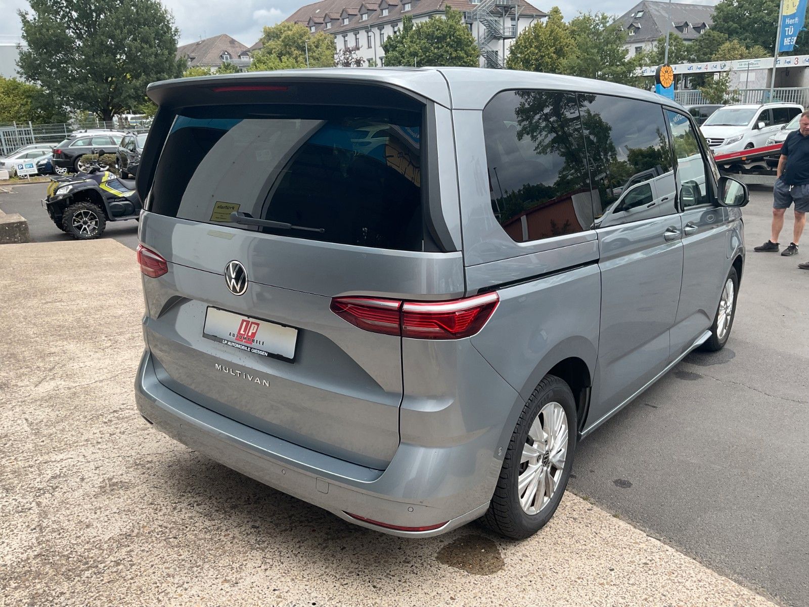 Volkswagen T7 Multivan eHybrid LED AHK PANO ACC Kamera foto 5