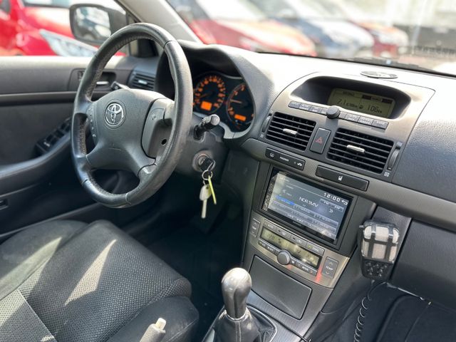 Toyota Avensis 1.8 Liftback