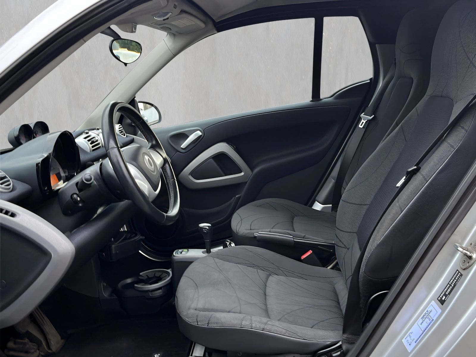 Fahrzeugabbildung Smart ForTwo Cabrio MHd AUT. KLIMAAUT. SITZHEIZUNG