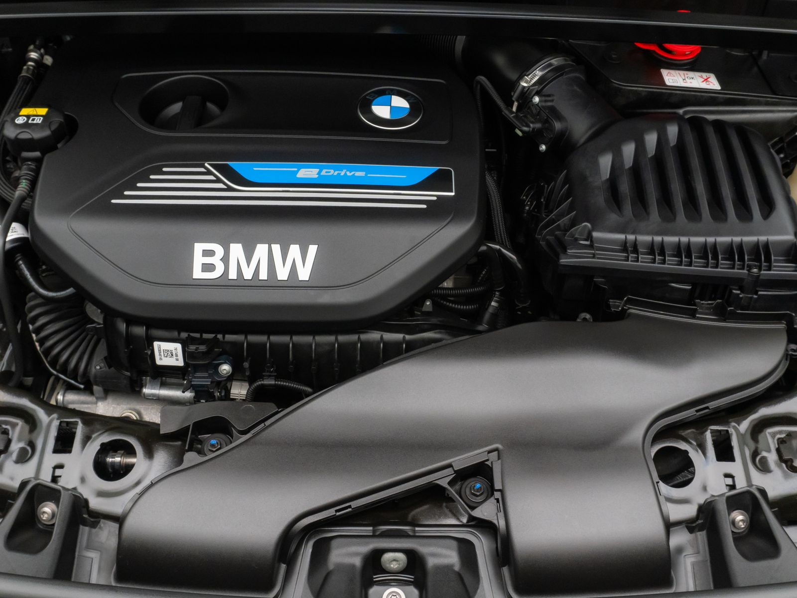 Fahrzeugabbildung BMW X2 xD25e  Advantage DAB Kamera LED Leder 18Zoll