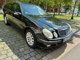 Mercedes-Benz E 240 T 4MATIC Elegance Standheizung Schiebedach - Mercedes-Benz E 240 in Hannover