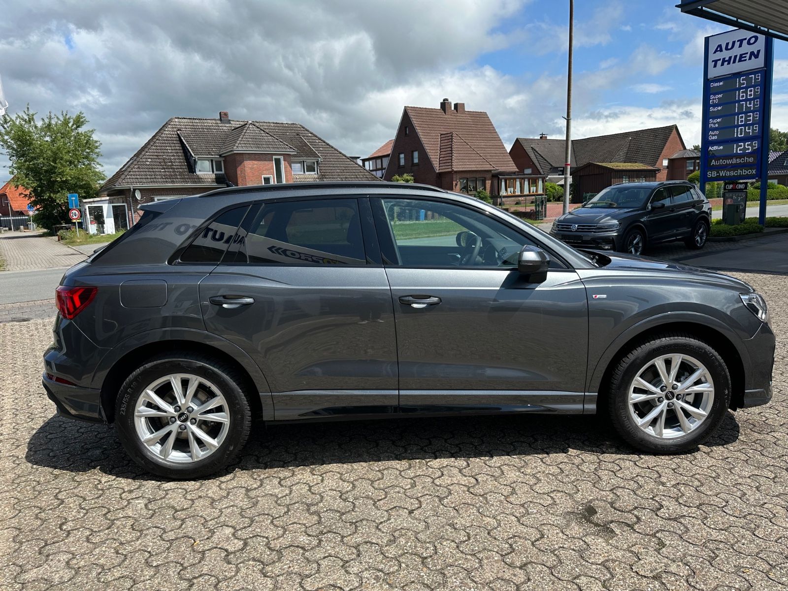 Fahrzeugabbildung Audi Q3 35 TFSI S line S Tronic Navi/Pano/AHK/GRA/18"