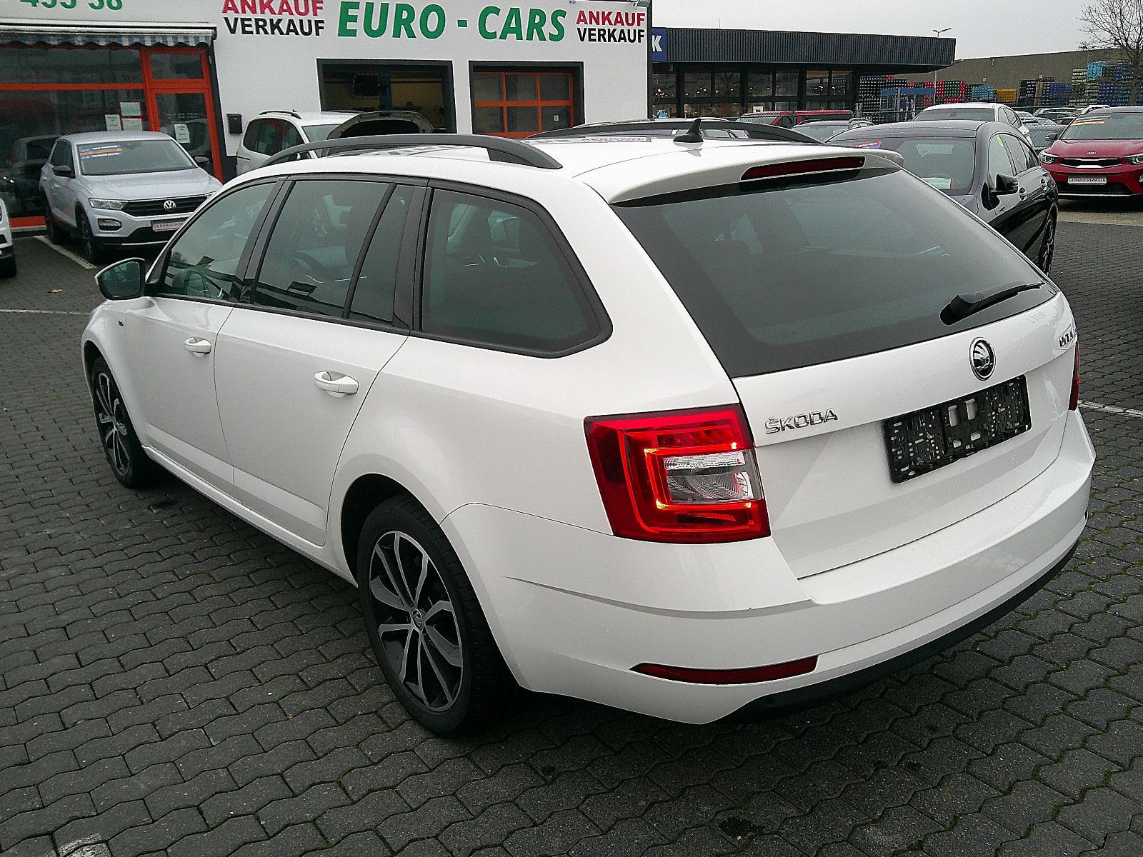 Fahrzeugabbildung SKODA Octavia Combi SOLEIL/NAVI/1.HAND/SCHECKHEFT