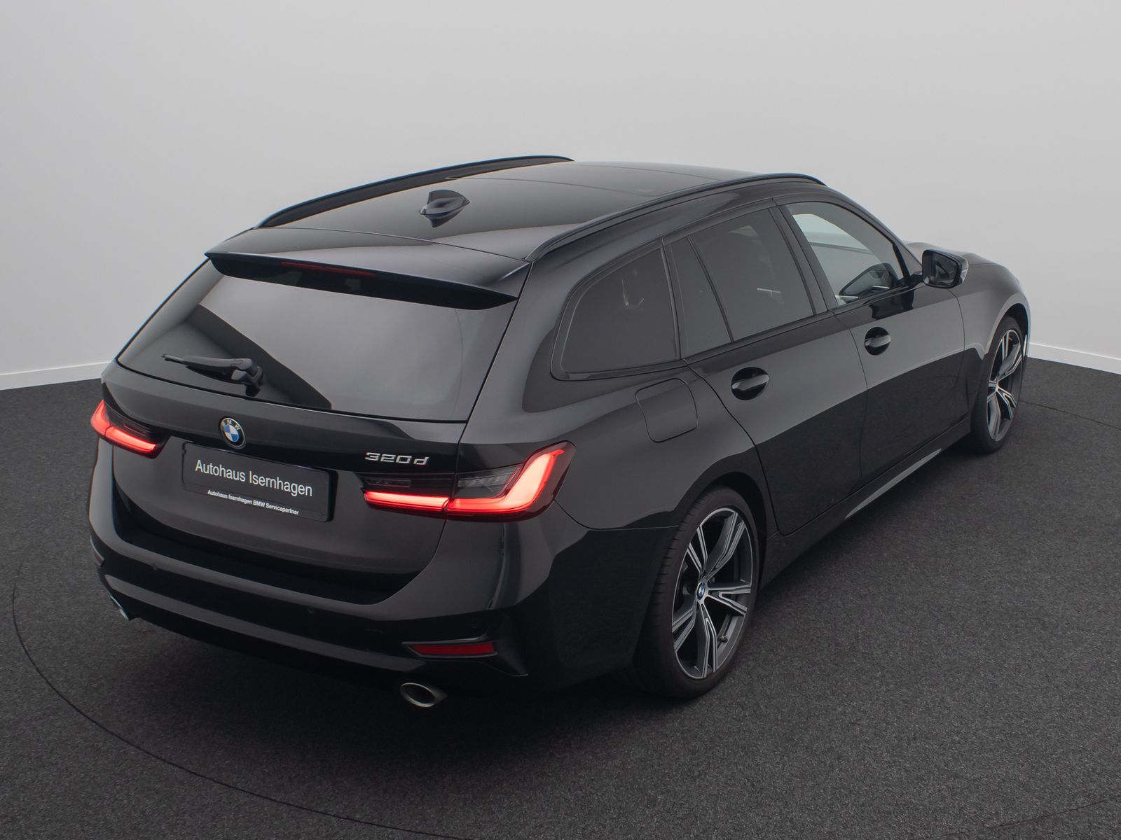 Fahrzeugabbildung BMW 320d ACC Alarm HUD DAB H/K Panoram Sportsitz 19"