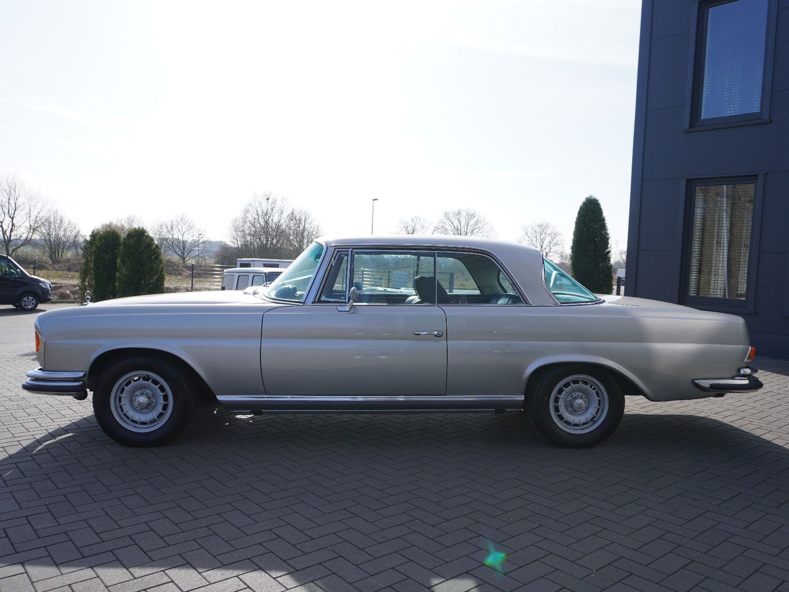 Fahrzeugabbildung Mercedes-Benz 280 SE 3,5 Coupe  W 111