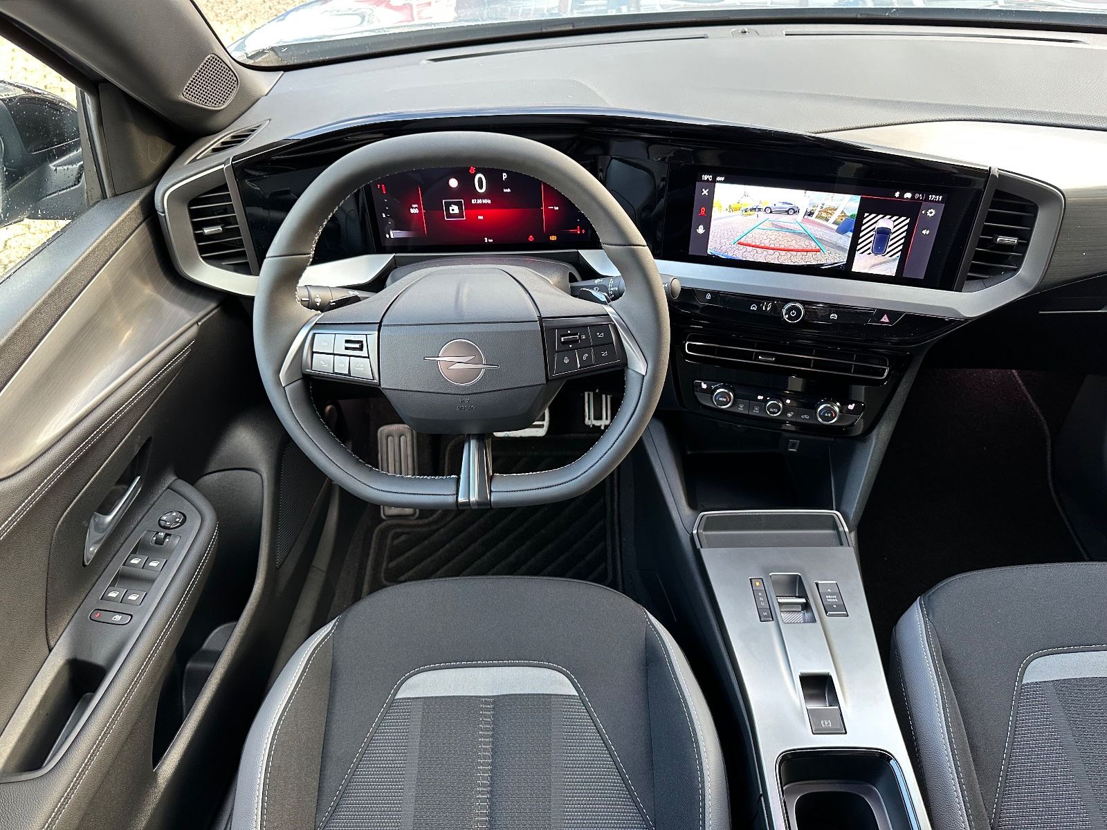 Fahrzeugabbildung Opel Mokka GS 1.2 Turbo Autom. LED/Kamera/Carplay/17"