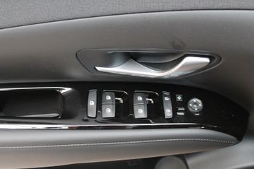 Fahrzeugabbildung Hyundai Tucson 1.6 T-GDI 48V Trend DCT 2WD Assist.Paket