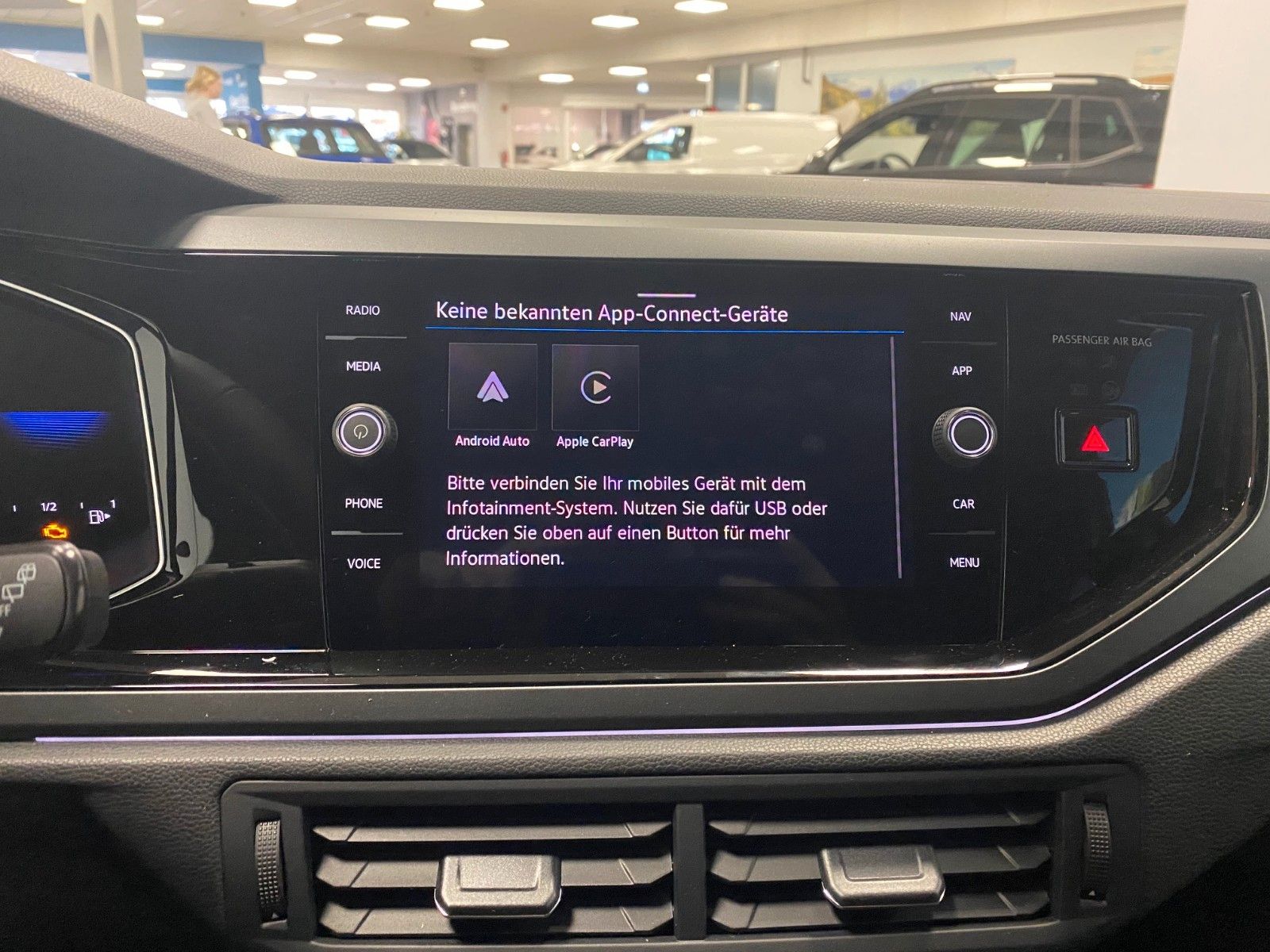 Fahrzeugabbildung Volkswagen Taigo 1.5 TSI DSG R-LINE+Black Style+ACC+Matrix+