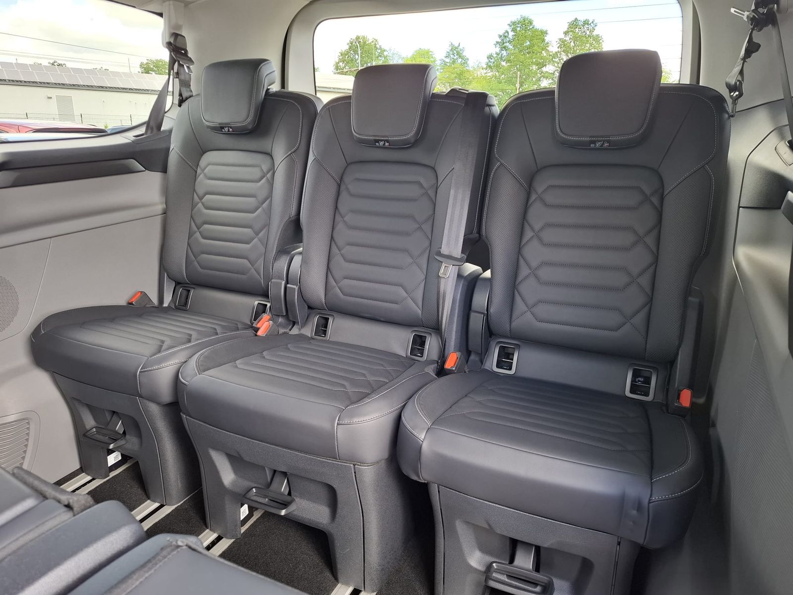 Fahrzeugabbildung Ford Tourneo Custom L1 Titanium X MATRIX*STANDH.*AHK
