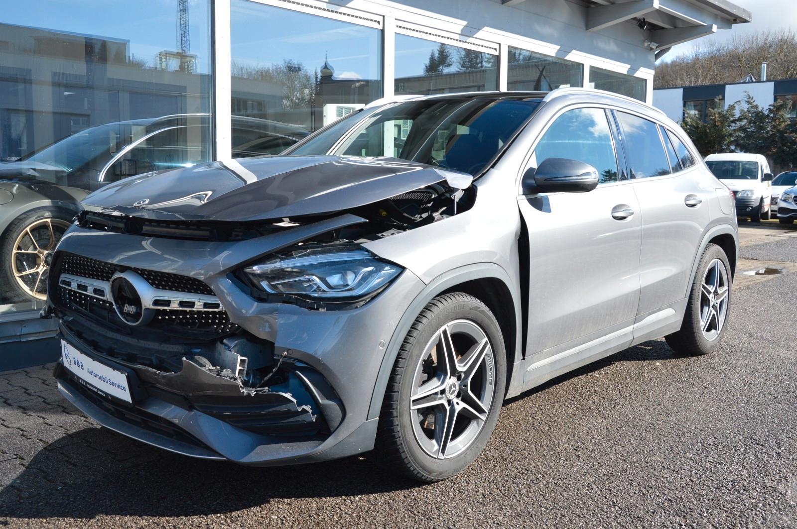Mercedes-Benz GLA 250 4Matic*AMG-LINE*PANO*CAM*PDC*SHZ*