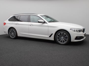 Fahrzeugabbildung BMW 520d xD Tour Sport Line Pano H/K Exklusiv Paket