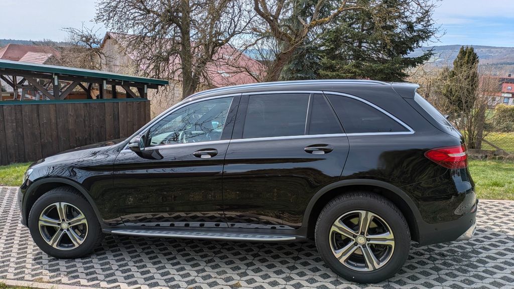 Image of Mercedes-Benz GLC 250