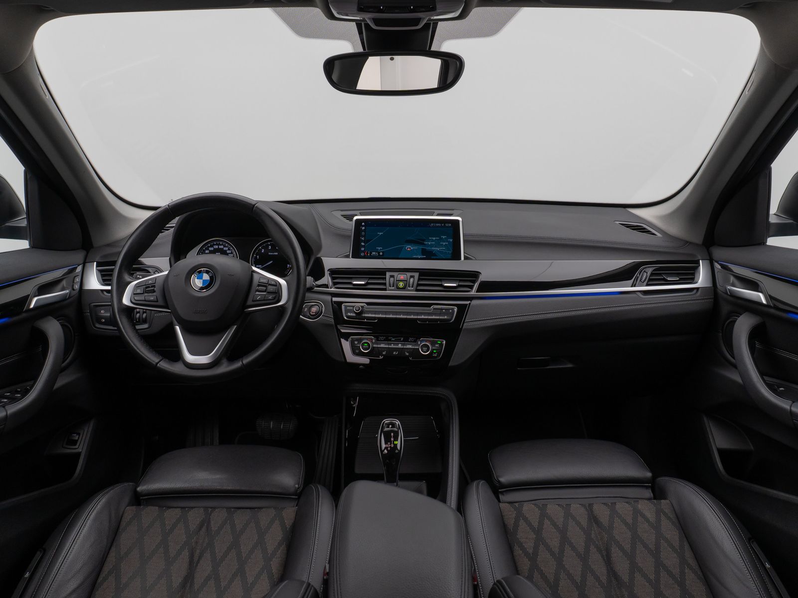 Fahrzeugabbildung BMW X1 sD18i xLine Kamera DAB HiFi DrivAssist Sport