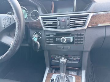 Mercedes E 220 - 6