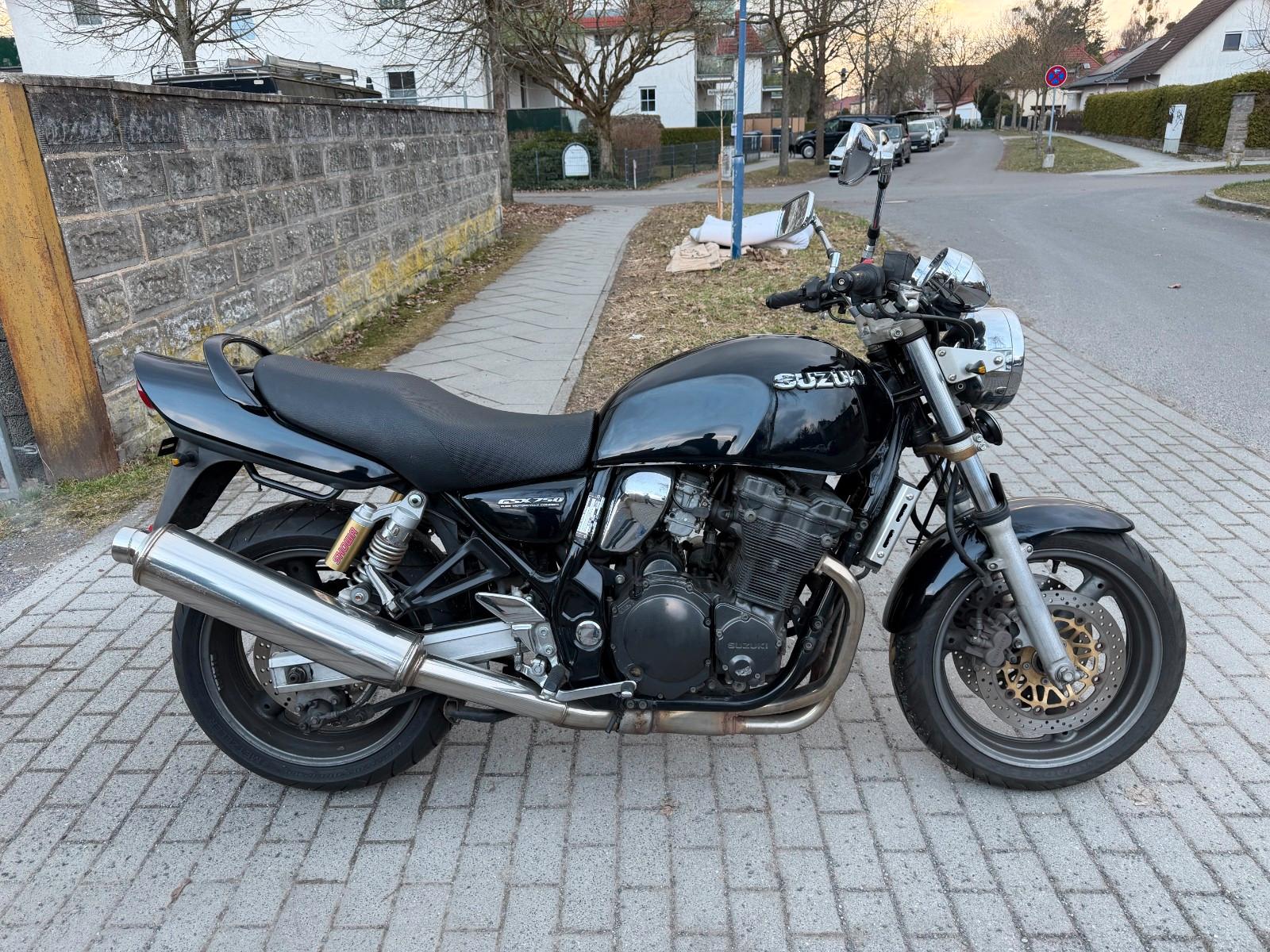 Suzuki GSX 750 AE